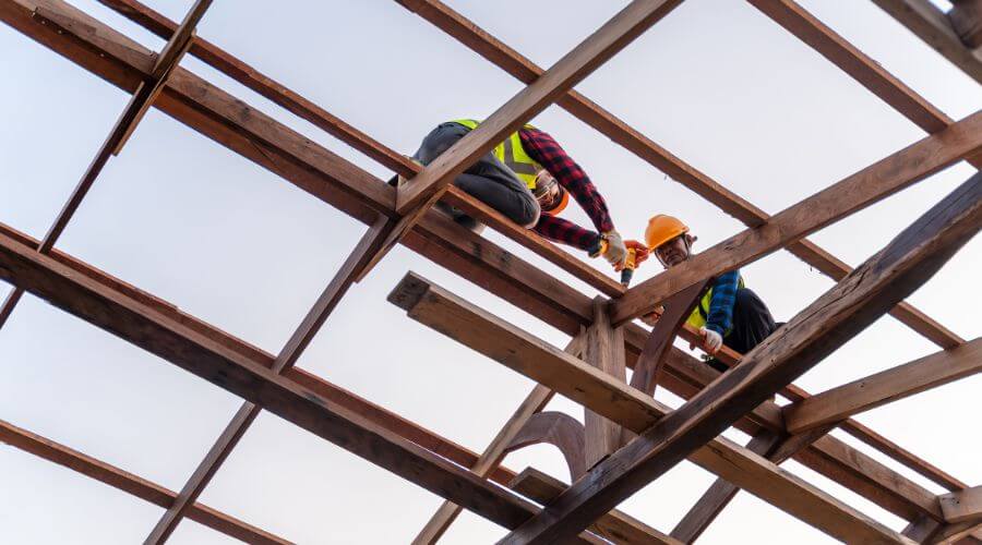 Professional gutter cleaning services in Lakeshore, FL